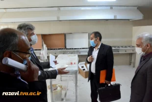 در راستای اجرای مصوبه ستادملی کرونا در خصوص بازگشایی مراکز آموزشی
دانشگاه فنی و حرفه ای استان خراسان رضوی،  میزبان ناظران محترم هیات نظارت و ارزیابی و تضمین کیفیت دانشگاه فنی و حرفه ای کشور بود 2